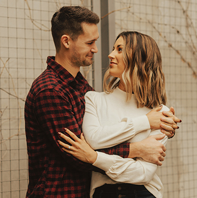 Alumni couple Hilary Teachout and Evan Metzger