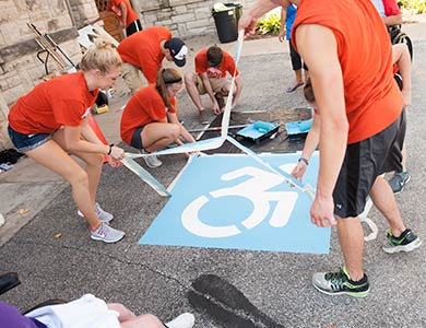 Freshmen volunteering during Freshman Service Day