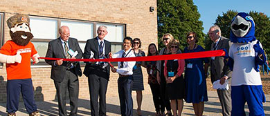 /media-library/articles/academics/hawthorne-lab-ribbon-cutting.jpg